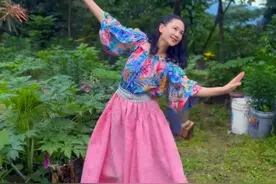 郭老师亲自拍的，他是不是把我拍的有点短哈哈哈 #一键开启夏日穿搭 #夏日裙子视频封面