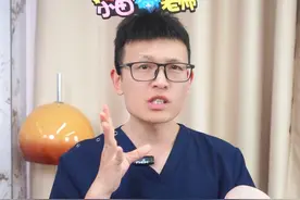 一定要避免让宝宝过早站立啊#育儿经验分享#育婴知识#宝宝几个月可以站立#新生儿护理#科学育儿知识