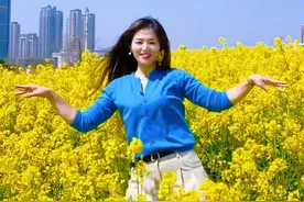 油菜花开，金黄一片，美呆了！带你们感受大自然的魅力！🌼😜😜😜#美丽的油菜花 #油菜花打卡视频封面