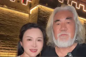 老夫老妻不带娃约会第一天，今天挑战50块钱吃遍小吃街！#vlog #夫妻日常