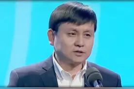 张文宏教授谈健康要靠自己 张文宏教授谈：健康要靠自己锻炼身体医生不是万能的！运动锻炼身体提高免疫力才是王道！#张文宏 #跑步 #运动 #健康 #坚持锻炼给自己一个好身体视频封面