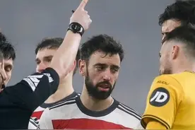 曼联0-2不敌狼队，B费又拿红牌成战犯，这个赛季我们要保级了 #曼联 #B费 #拉什福德 #阿莫林 #加纳乔