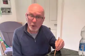 我们家每天只做一顿饭，星期三到星期六一般都是我老公做饭因为他下班比我早，星期天到星期二就是我做，不管谁做饭都是做什么吃什么谁错过饭点谁就自己做#老外吃中餐 #英国生活 #跨国婚姻 #海外生活视频封面