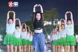 #运动不拉伸等于白健身 拉伸的好处：帮助你放松肌肉、美化身体线条、提高身体的灵活性，降低受伤风险，防止肌肉僵硬！坚持拉伸让你收获意想不到的效果！#拉伸操完整版 #这一路 #热门音乐🔥 #喜欢的收藏学起来视频封面