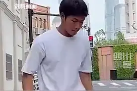 3月19日，#18岁国安足球小将郭嘉璇去世，离他19岁生日仅几个小时。今年2月，郭嘉璇在西班牙集训比赛时，与对方球员发生碰撞致脑死亡。视频封面