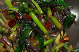 买回来的红菜苔不要老是清炒了，像我这样炒出来香辣好吃，你们也试试吧#红菜苔 #菜苔家常做法视频封面