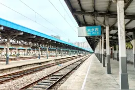 一夜之间成了历史，别了！#南京西站网红打卡出悲剧#火车迷爱好者