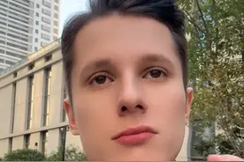 老外眼中的中国人素质很差吗？ 其实，每一个国家都有低素质的人！但出国在外，不仅代表个人形象，更代表国家形象，所以大家一定要文明出行…#出国旅游 #素质与教养 #文明出行 #外国人视频封面