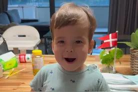 孩子都要两岁了只会喊爸爸，这样的孩子还能要吗？ #越养就越上头的人类幼崽 #我的小萌娃 #混血宝宝 #大宝和小宝 #好喜欢我的崽视频封面