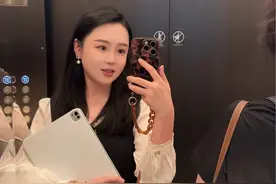 所有女生，我们自己有些小钱是维持自己心理健康的必要开支，努力搞钱然后好好爱自己，想买买爱吃吃，无伤大雅 #情感共鸣 #女性力量 "#女孩子要么美一点要么努力一点视频封面