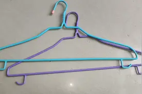 活了30年才知道，原来衣架上的两个小挂钩，还有这么多隐藏功能