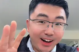 中方对美芬太尼关税反制仍有效，芬太尼到底是个啥？ 啊！中美关税大反转竟和芬太尼有关？第一，芬太尼是美国头号毒王！去年嗑死7.5万人，占全国嗑药暴毙的70%！中国2019年就全球首个封杀它，结果老美反手甩锅中国加关税？ 第二，今天中午12:01中国关税砍到10%，暂停24%！但老美还留了20%芬太尼税，这波操作连美国网友都吐槽：自己吸毒怪中国？ 最后真相来了！美国90%芬太尼从墨西哥进货，自己药店乱开处方才是真凶！评论区蹲课代表复盘——到底谁在打脸？ 各位创业的老板们，虽然赚钱要顺着人性，但还是要遵守法律合法合规呀！关注我一起聊聊创业者关心的事儿#中国对美关税开始调整 #中方对美芬太尼关税反制仍有效 #芬太尼 #创业者 #180条创始人IP海南视频封面