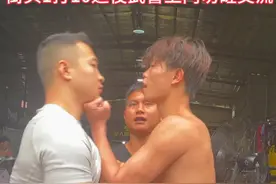 曾街头1打10的退役武警吊打切磋职业选手毛毛，他俩来一场肯定很精彩#格斗 #自由搏击视频封面