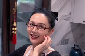 来吧，今天我来跺跺脚！ #初夏穿搭跺脚变装#一键开启夏日穿搭#跺脚变装挑战视频封面