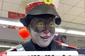 黑猫警长逮老鼠#黑猫警长 #低成本cos #搞笑 #童年动画 #猫捉老鼠系列视频封面