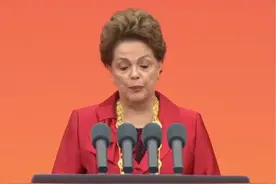 巴西历史上第一位女总统罗塞芙 获颁“友谊勋章”，为推动中巴、中拉关系发展和金砖国家合作作出杰出贡献。来源：@央视新闻@抖音短视频视频封面