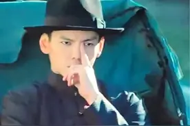 #向佐为什么突然扇自己一巴掌 受不了了！向佐到底是谁教你怎么耍帅的#向佐 #郭碧婷 #搞笑 #娱乐超有料视频封面