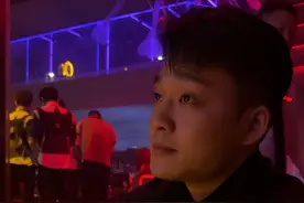 “喝酒就喝酒，别问什么时候结婚，我只能说原本我可以结婚的。”