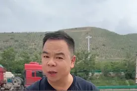 去青海的时候发现！进入甘肃以后，这边的山上几乎不长树！光秃秃的！#纪录美好生活视频封面