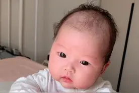 每个月陪宝宝做一种游戏#育儿 #新生儿护理 #育儿经验分享 #母婴育儿视频封面