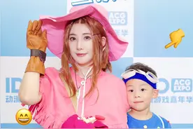 遇到真奥特曼了？！条哥cos初体验，进军动漫世界啦👊🏻 #漫展 #一种很新的cosplay #奥特曼