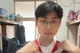 读了8年的博士，今天终于穿上我的毕业服啦，第一次穿博士毕业服，也不太懂怎么穿的流程#博士 #毕业季 #毕业