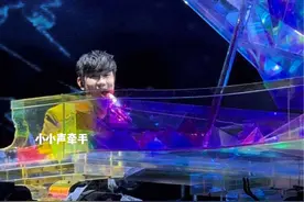 #林俊杰 ！！你怎么知道我爱这首😭😭 #爱要怎么说出口 整个内场都在尖叫 绝了这男的！！！啊啊啊，啊啊啊，啊啊啊！ #林俊杰jj20世界巡回演唱会  #jj20世界巡回演唱会 #jj20andbeyond视频封面