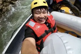 今天带大家玩贵州通天河之一的洛北河漂流，第一个瀑布太刺激了！！#詹敬笑#旅行#vlog #大河漂流看贵州  #洛北河大河漂流