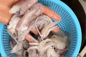 #海鲜原产地 #抖音美食创作者 #海鲜美食 #家常菜 这样做的爆炒鲜鱿美味又下饭