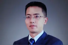 #上热门 飞乐音响索赔时效只剩三个月 赔款总额预计约3.3亿元 厉健律师暂定：在2017年8月26日至2018年4月12日期间买入飞乐音响股票，并在2018年4月12日收盘持有股票的亏损股民可索赔。索赔条件、诉讼时效以法院认定为准。 #股票索赔律师厉健 #飞乐音响 #股民交流视频封面