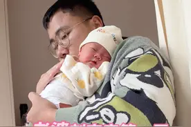 二胎经验告诉大家，都听劝!刚生完宝宝两个小时要喂一次奶，妈妈生产完虚弱，所以新手爸爸一定要提前学习怎么给宝宝冲第一口奶粉#新生儿 #二胎视频封面