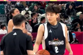 果然女生帅起来就没男生什么事了 #杨舒予 #女篮 #帅是一种感觉