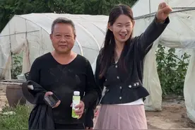 我远嫁到江苏七年了，在我的记忆中，我的公公是一个很好的人，没发过脾气也不爱说话，一个人总是在默默的为我们付出，对我好，远嫁能遇上这种公公是我最大的幸运，这次出差一定要带他好好玩玩。#夫妻 #夫妻日常 #农村生活 #父母