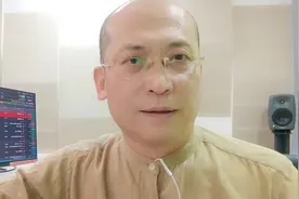 一场“烂桃花事件”，牵出太多东西。#董袭莹学历背景引热议视频封面