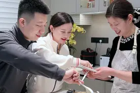 阿姨买了一推鱼泡在家自制鱼胶，光烤就花了10个小时，我和亮哥都惊呆了，阿姨是艺高胆更大什么都敢尝试，为阿姨点赞#记录美好生活#美食#保姆视频封面