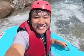 今天玩被称为矿泉水上的过山车的龙井峡漂流，全程水都很清澈！！#詹敬笑#旅行#vlog#龙井峡漂流#三渡山地运动公园