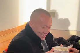 公公今天出院了，熬了黑鱼汤给他补一补，希望身体越来越好，平平安安#我的乡村生活 #记录真实生活