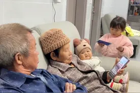 自从有手机过后，爷爷奶奶就成网瘾老年了，爸爸说我们家的羊最近都瘦了哈哈哈…#我的乡村生活 #日常vlog#老年生活欢乐多视频封面