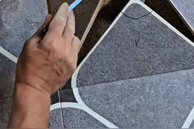 房间当中遇到这个圆形的柱子，如何精准铺设地板砖？ #装修 #装修分享 #家装装修 #瓦工 #装修干货