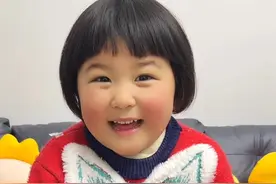 一条小鱼水里游孤孤单单在发愁来喽#儿歌 #童言童语 #萌娃唱歌给你听 #0到3岁早教儿歌
