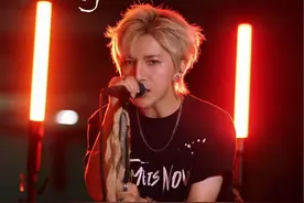 “幸运儿并不多…若然未当过就知我为何，用十倍苦心，做突出一个”…十年前欠大家的一个粤语版#浮夸 #粤语 #翻唱 #梁君诺 #fyp视频封面