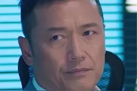#港星男神#苗侨伟 三哥这张连皱纹也男人味十足的脸，与生俱来的气质真正帅了一辈子视频封面