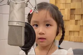有多少人是通过《虫儿飞》认识宝贝的？完整版来咯🎤 #虫儿飞#童声版 #哄睡版 #爱唱歌的露西卡 #儿歌视频封面