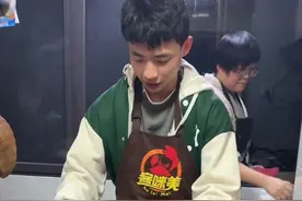 豆瓣鱼不知未来丈母娘可否满意#人类幼崽成长记 #川菜 #川渝男人会做饭是从小开始培养的视频封面