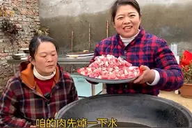 5斤猪肉加2斤面粉，姐俩今天做红烧肉包子，个个爆汁淌油，真香