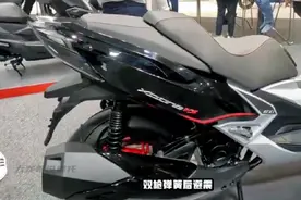 光阳23款赛艇400来了！售5.98万配ABS，外观更犀利，动力更强劲视频封面