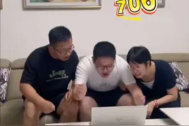 “哎呦我的天~~”  706分！ 高考出分后全家紧紧相拥 网友：激动和喜悦溢出屏幕 #通辽 #内蒙古 #本地新闻 #高考查分