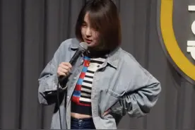 姐姐和阿姨的区别不是年纪，而是... 我焦虑了🤒#脱口秀互动 #姐姐和阿姨 #漂亮姐姐 #单身男女 #渣弟视频封面