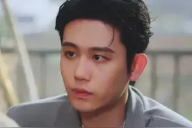 有个又帅又有钱还温柔体贴的男朋友是种什么体验？就在她以为可以一直这样幸福下去时，那个人的出现再次打破了她平静的生活#白方文#余茵