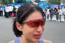 “最快女护士”张水华哭求领导支持调休跑马引争议#马拉松视频封面